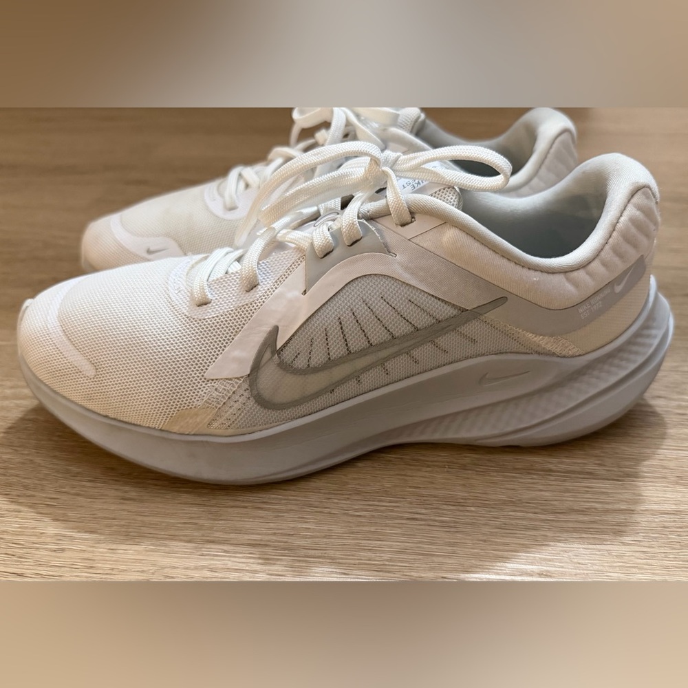 Nike Women’s White and Light Gray Running Sneakers